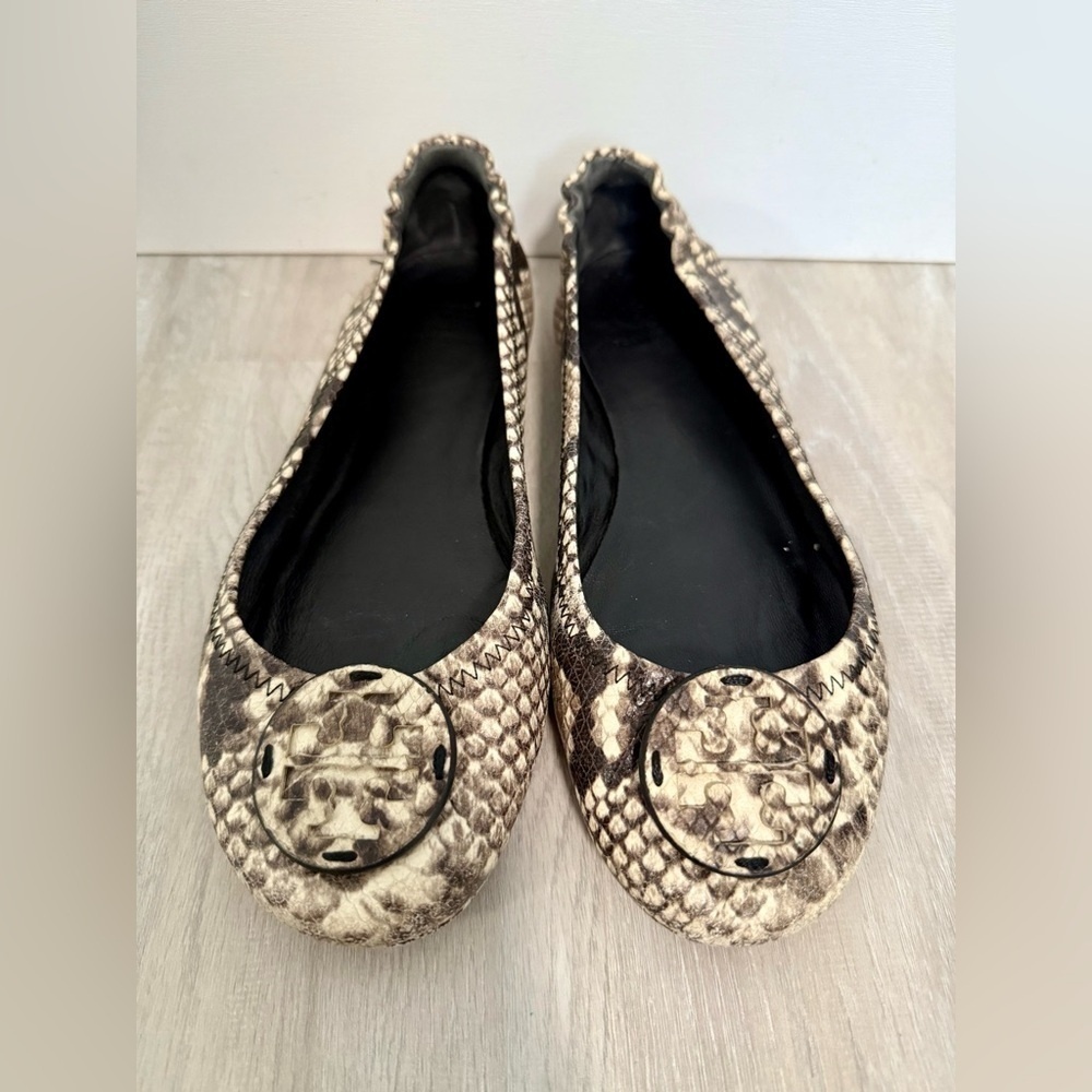 Tory Burch Minnie Travel Ballet Flats Snakeskin Print Logo Detail Women sz 7.5